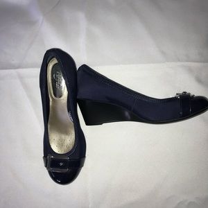 💕ALFANI STEP N FLEX NAVY BLUE WEDGE HEELS